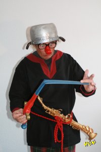 Clown Heini als der friedlichste Ritter im Mittelalter